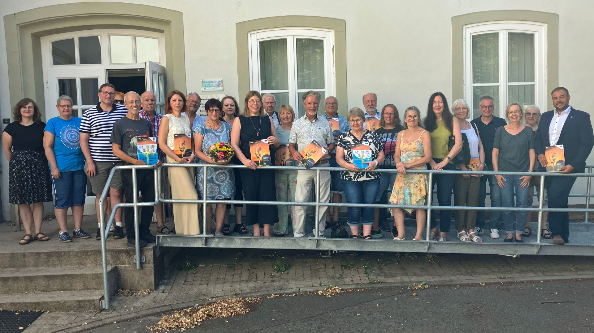 Bildung und Kreativität mit der Kreisvolkshochschule in der Biosphäre Bliesgau: Das Programmheft 2026/27 liegt vor. Bildung und Kreativität mit der Kreisvolkshochschule in der Biosphäre Bliesgau: Das Programmheft 2026/27 liegt vor.