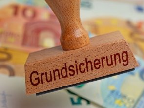 Grundsicherung Stempel mit Aufdruck Grundsicherung